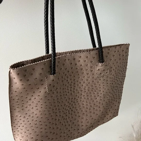 Handbag - Picture 2 of 3